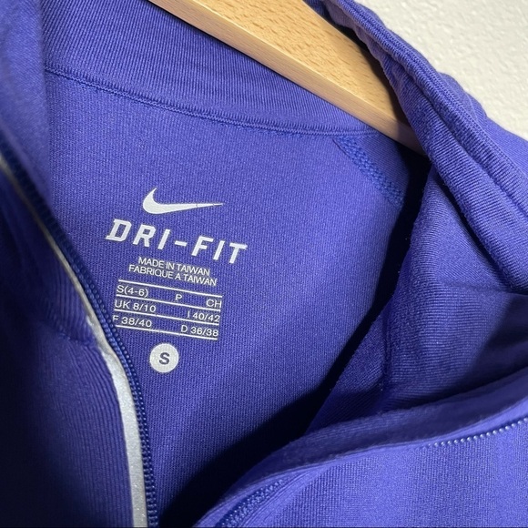 Nike Dri Fit Small Purple 1/4 zip Jacket - Picture 2 of 3